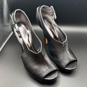 Coach Apryl Leather Strappy Peep Toe Heels NWT Size 7
